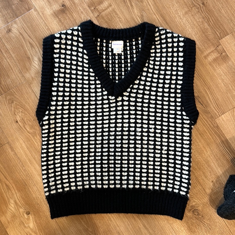 Find me now sweater vest